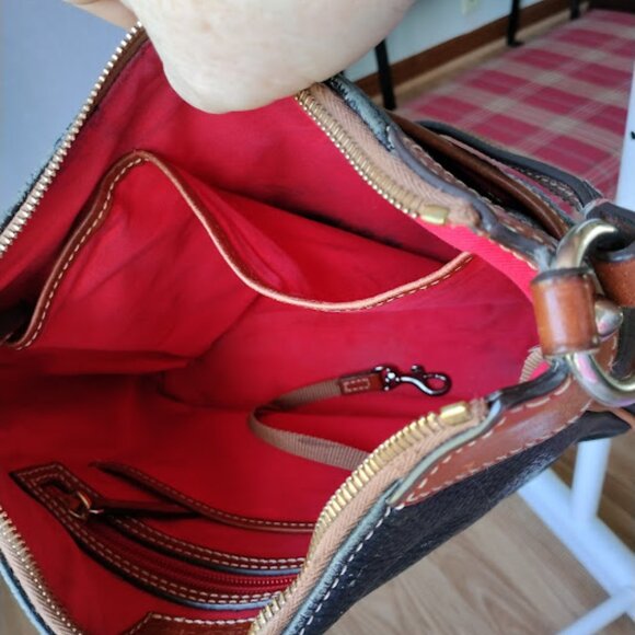 Dooney & Bourke geniune leather shoulder bag with red interior - Picture 13 of 14